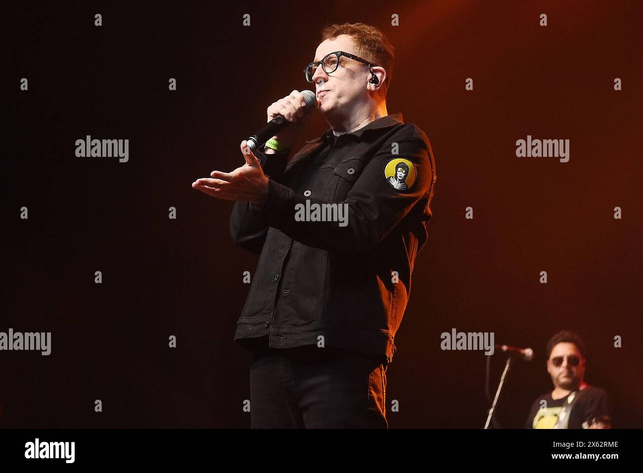 Rio de Janeiro, Brasilien, 10. Mai 2024. Sänger Thedy Corrêa von der Rockband Nenhum de Nós während eines Konzertes Qualystage in Rio de Janei Stockfoto