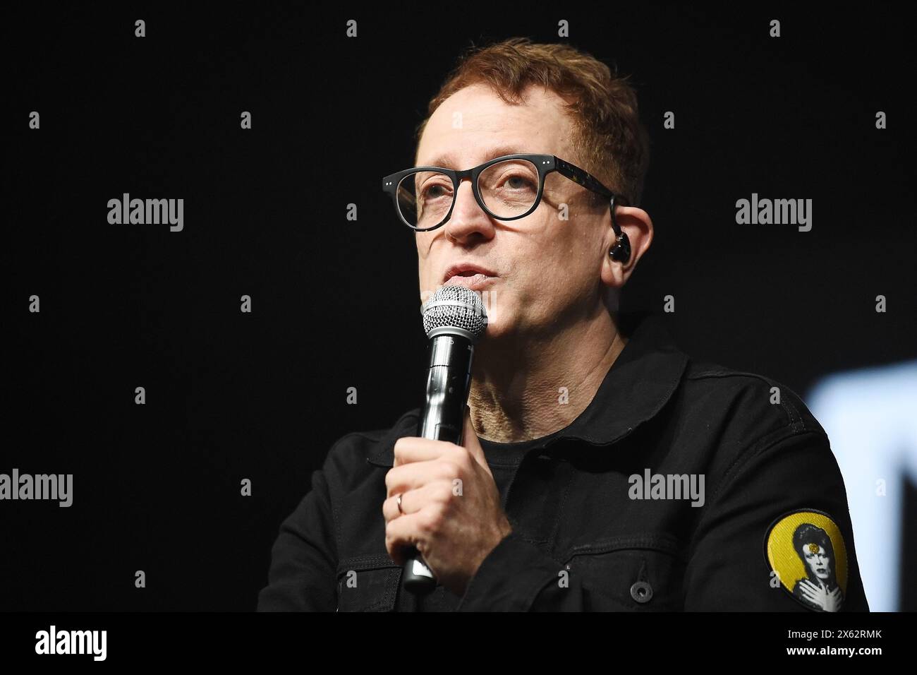 Rio de Janeiro, Brasilien, 10. Mai 2024. Sänger Thedy Corrêa von der Rockband Nenhum de Nós während eines Konzertes Qualystage in Rio de Janei Stockfoto