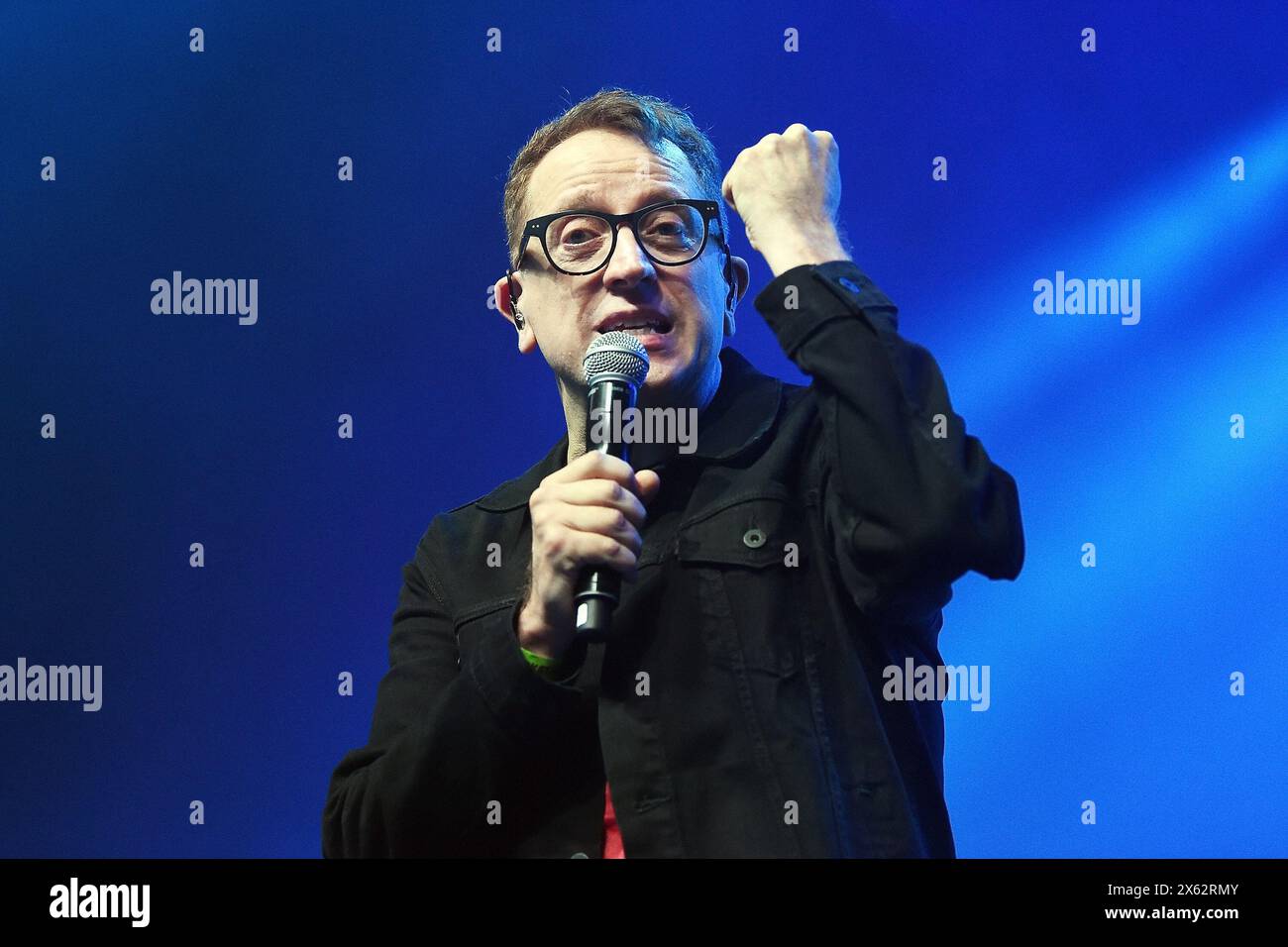 Rio de Janeiro, Brasilien, 10. Mai 2024. Sänger Thedy Corrêa von der Rockband Nenhum de Nós während eines Konzertes Qualystage in Rio de Janei Stockfoto