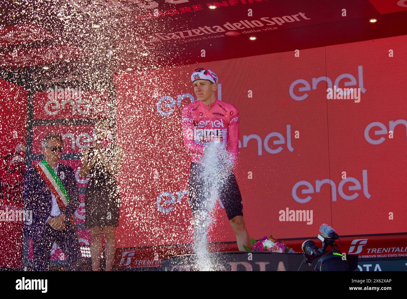 Neapel, Italien, 12. Mai 2024, Radfahren kommt in Neapel an, mit der neunten Etappe des Giro d’Italia Stockfoto