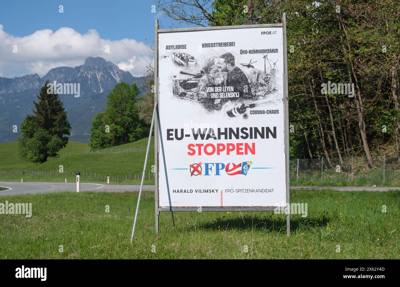 Wahlwerbung der österreichischen rechtsextremen Partei FPÖ für die Europawahlen 2024. Stockfoto