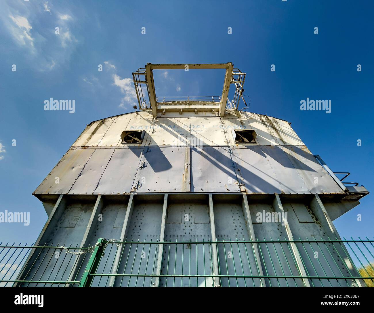 Walking Dragline Bagger im St Aidan's Naturschutzgebiet in West Yorkshire, ehemals Tagebau. UK Stockfoto
