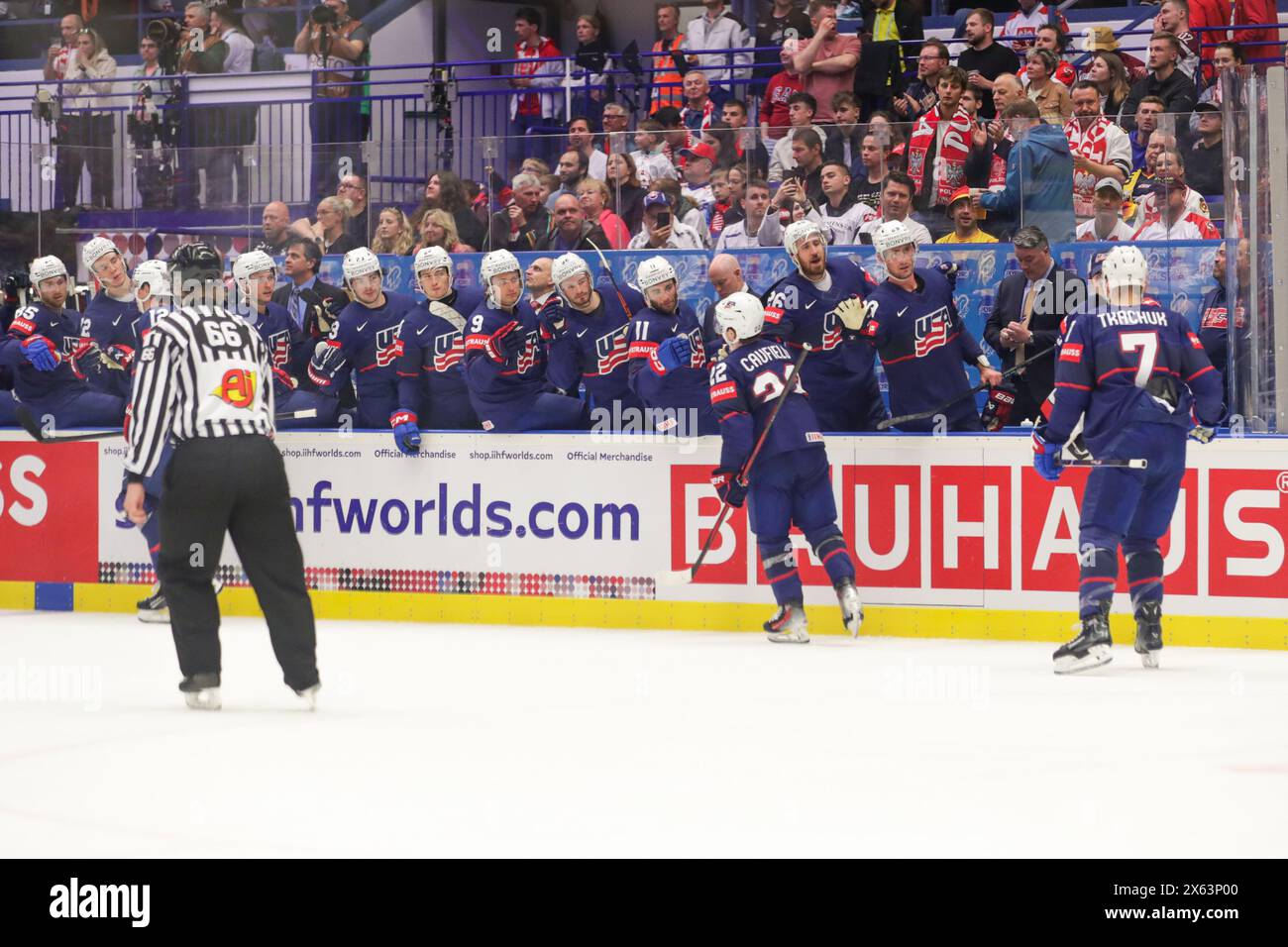 Spieler aus den USA, die während der IIHF Eishockey-Weltmeisterschaft 2024 zwischen den USA und Deutschland in der Ostravar Arena zu sehen waren. Endpunktzahl; USA 6: 1 Deutschland. Stockfoto