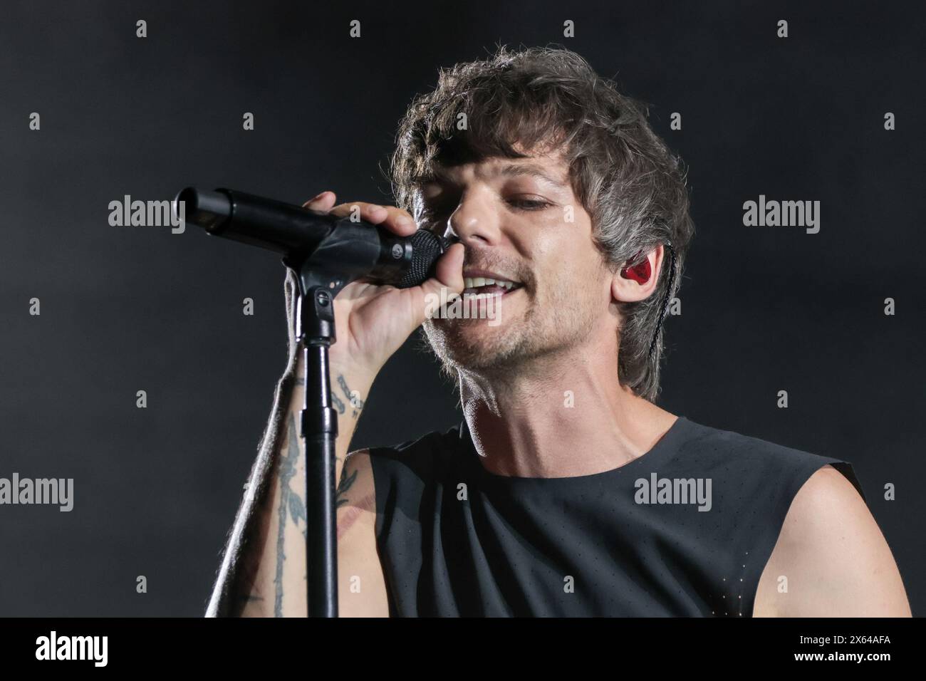 Curitiba, Brasilien. Mai 2024. PR - CURITIBA - 05/12/2024 - CURITIBA, LOUIS TOMLINSON SHOW - Louis Tomlinson, während einer Präsentation in der Ligga Arena in Curitiba/PR, diesen Sonntag (12). Der britische Sänger, ehemaliges Mitglied der Band One Direction, präsentiert die „Faith in the World“-Tour mit Songs seines Soloalbums. Foto: Robson Mafra/AGIF (Foto: Robson Mafra/AGIF/SIPA USA) Credit: SIPA USA/Alamy Live News Stockfoto