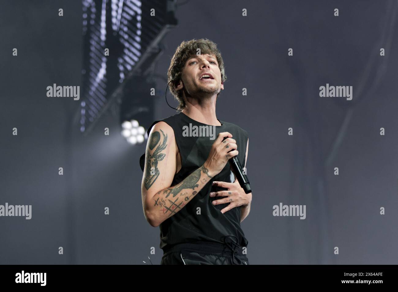 Curitiba, Brasilien. Mai 2024. PR - CURITIBA - 05/12/2024 - CURITIBA, LOUIS TOMLINSON SHOW - Louis Tomlinson, während einer Präsentation in der Ligga Arena in Curitiba/PR, diesen Sonntag (12). Der britische Sänger, ehemaliges Mitglied der Band One Direction, präsentiert die „Faith in the World“-Tour mit Songs seines Soloalbums. Foto: Robson Mafra/AGIF (Foto: Robson Mafra/AGIF/SIPA USA) Credit: SIPA USA/Alamy Live News Stockfoto