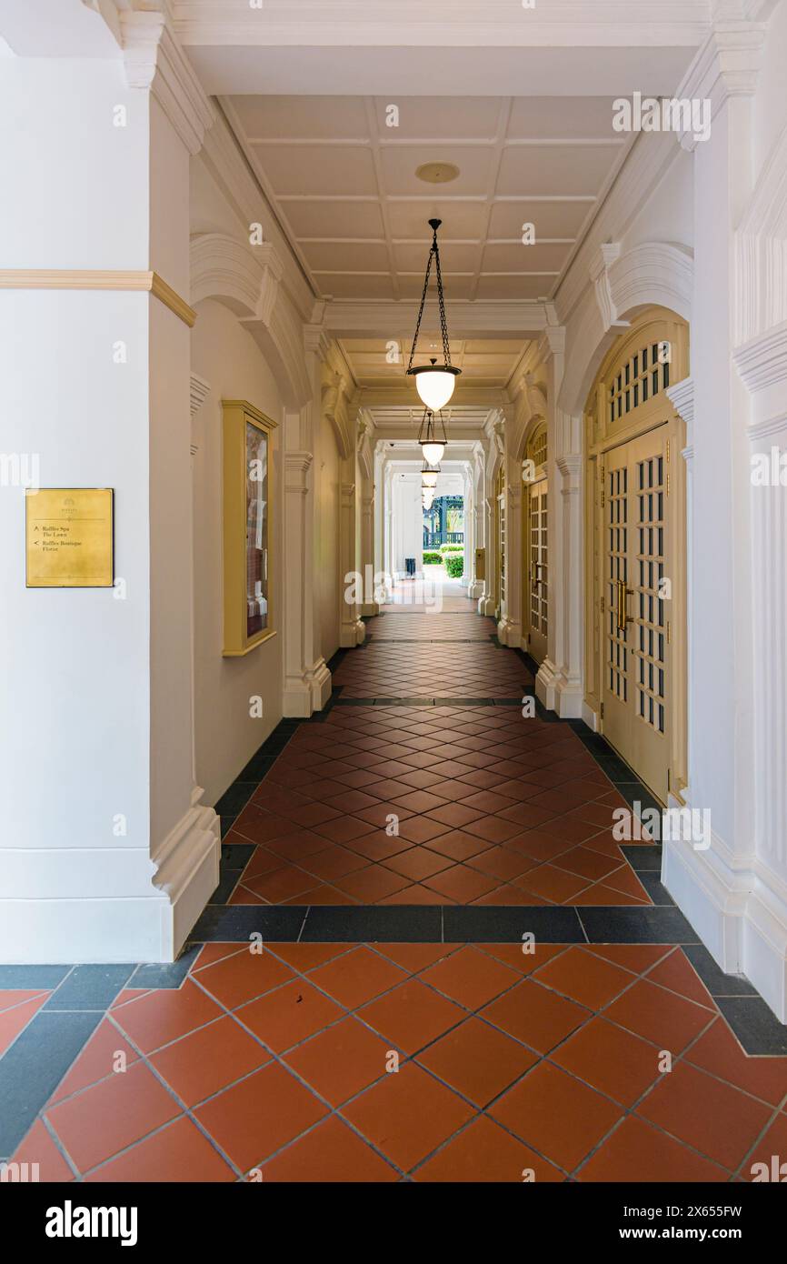 Durchgangsstraße im Raffles Hotel, Singapur Stockfoto