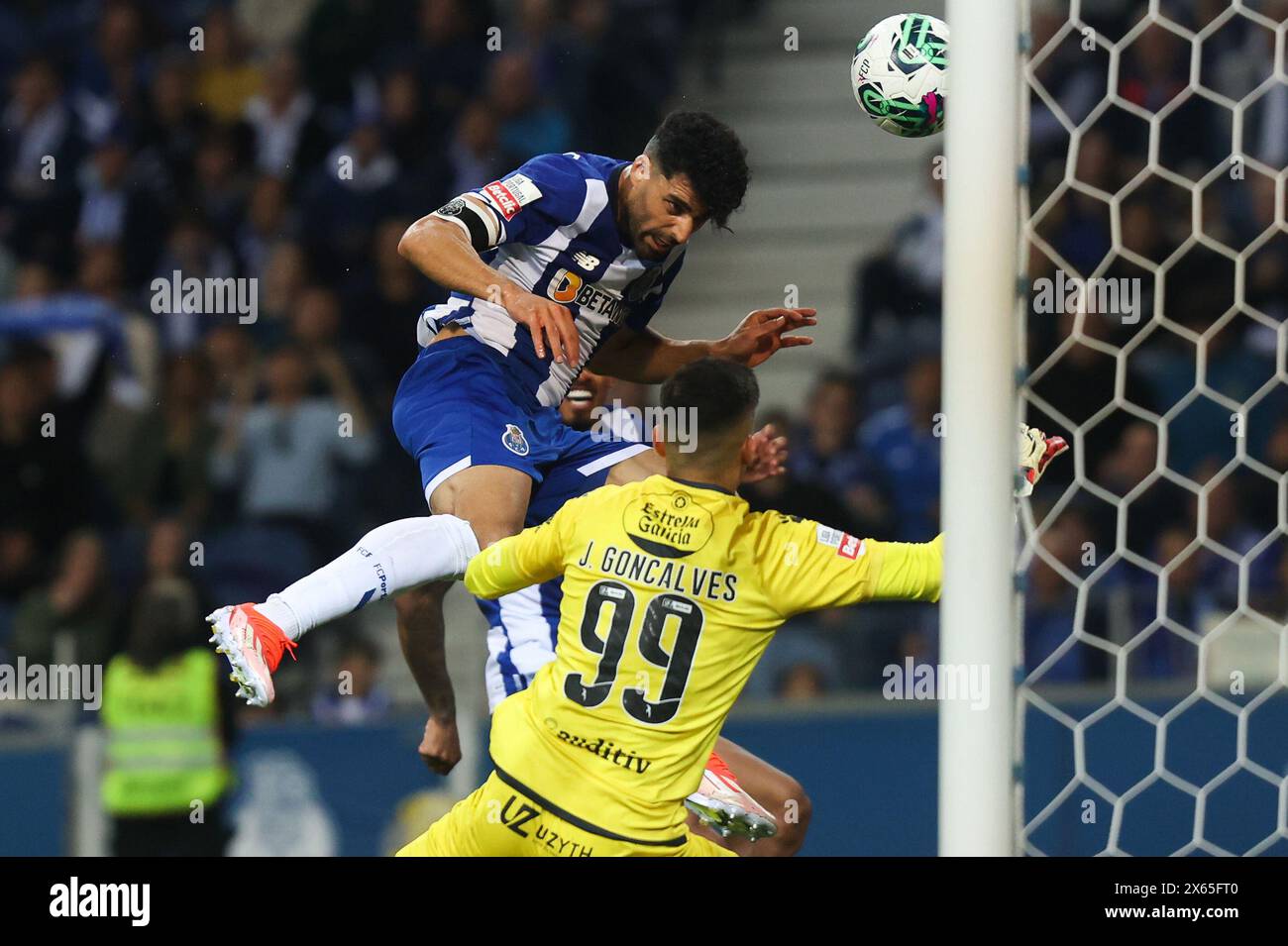 Porto, 12/05/2024 - O Futebol Clube do Porto recebeu esta noite o Boavista Futebol Clube no Estádio do Dragão em jogo a contar para a 33ª jornada da i Liga 2023/24. Golo de mi&#mi Goncalve3;(13;(Ivan Del Val/Global Imagens) Credit: Atlantico Press/Alamy Live News Stockfoto