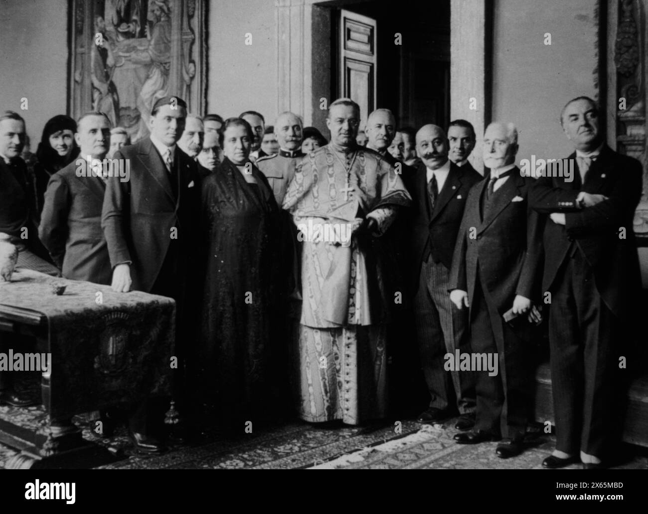 Der päpstliche Nuntius, Monsignore Borgoncini Duca und italienischer Botschafter im Vatikan Graf de Vecchi anlässlich des Jahrestages des Lateranvertrages, Rom 1939 Stockfoto