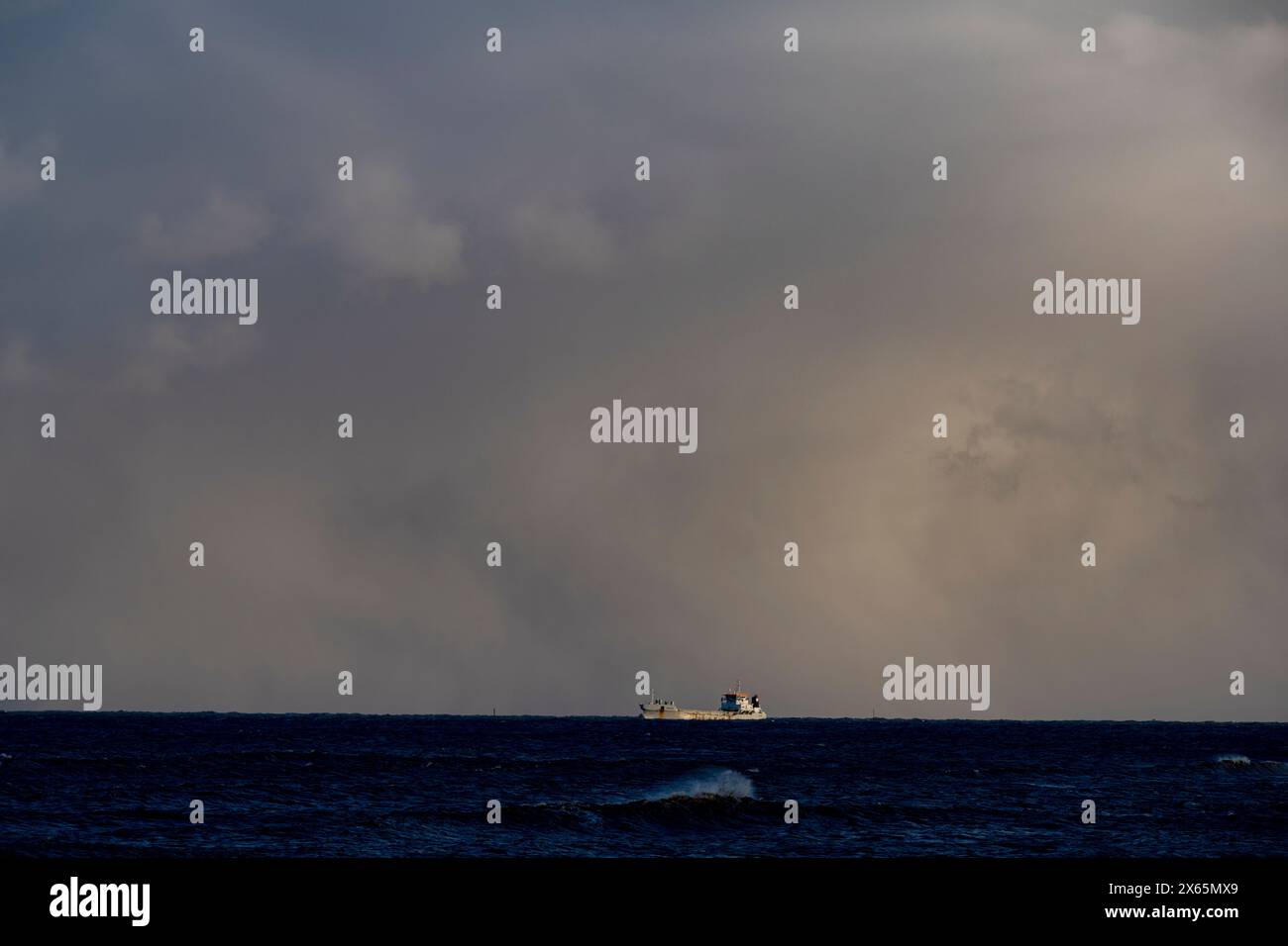 Schiff vor Anker Nordseeküste Bawdsey Suffolk UK Stockfoto