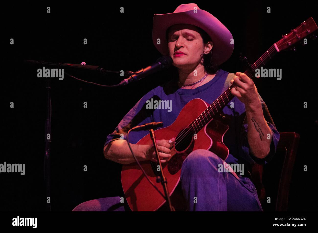 Oslo, Norwegen. Mai 2024. Die US-amerikanische Sängerin, Songwriterin und Musikerin Adrianne Lenker gibt ein Live-Konzert im Chateau Neuf in Oslo. (Foto: Gonzales Photo/Alamy Live News Stockfoto