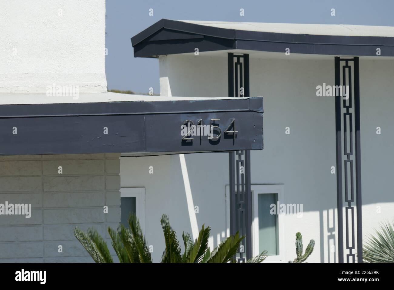 Los Angeles, Kalifornien, USA 12. Mai 2024 Singer Ray Conniff ehemaliges Haus am 2154 Hercules Drive in Mount Olympus am 12. Mai 2024 in Los Angeles, Kalifornien, USA. Foto: Barry King/Alamy Stock Photo Stockfoto