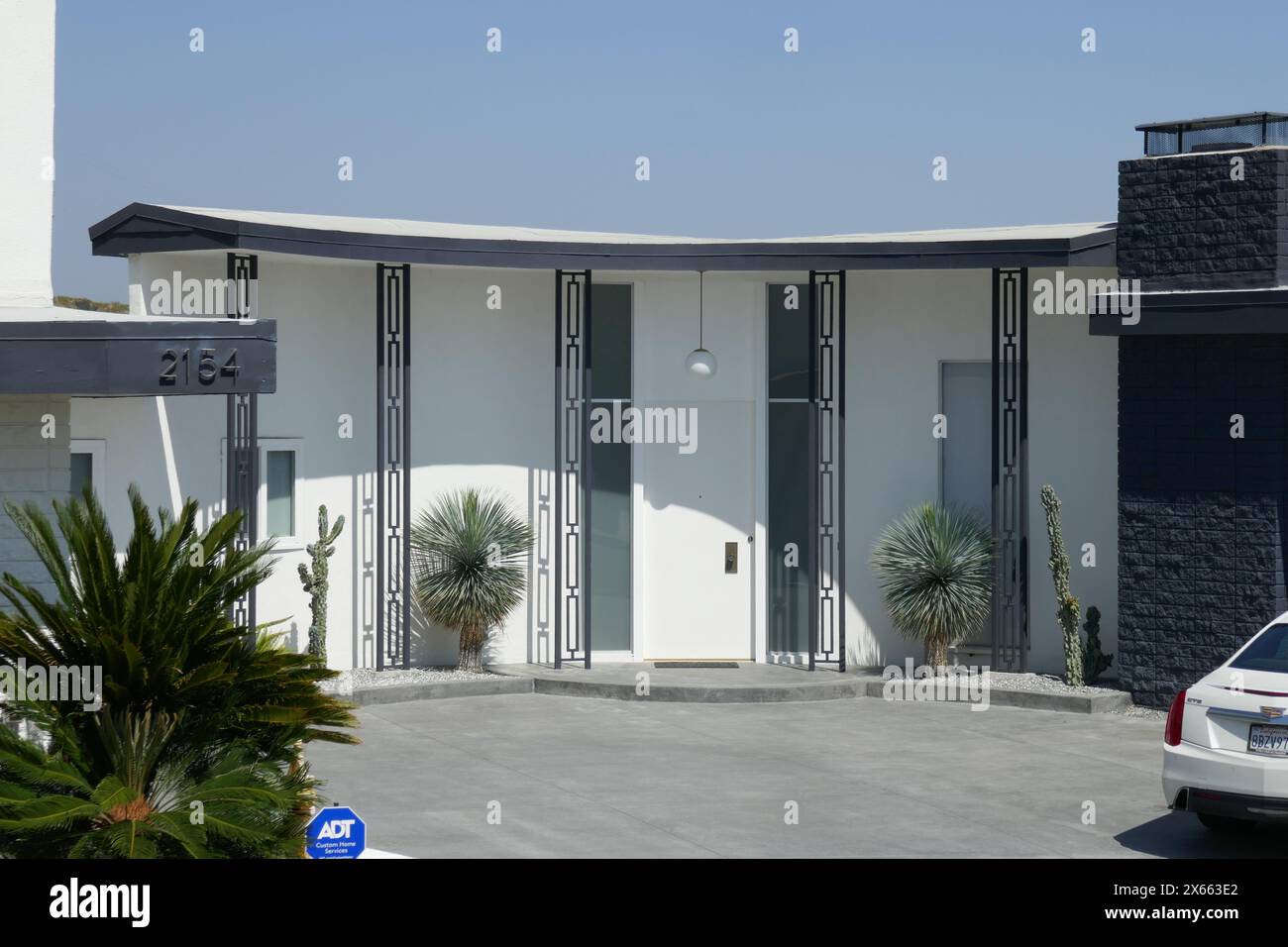 Los Angeles, Kalifornien, USA 12. Mai 2024 Singer Ray Conniff ehemaliges Haus am 2154 Hercules Drive in Mount Olympus am 12. Mai 2024 in Los Angeles, Kalifornien, USA. Foto: Barry King/Alamy Stock Photo Stockfoto