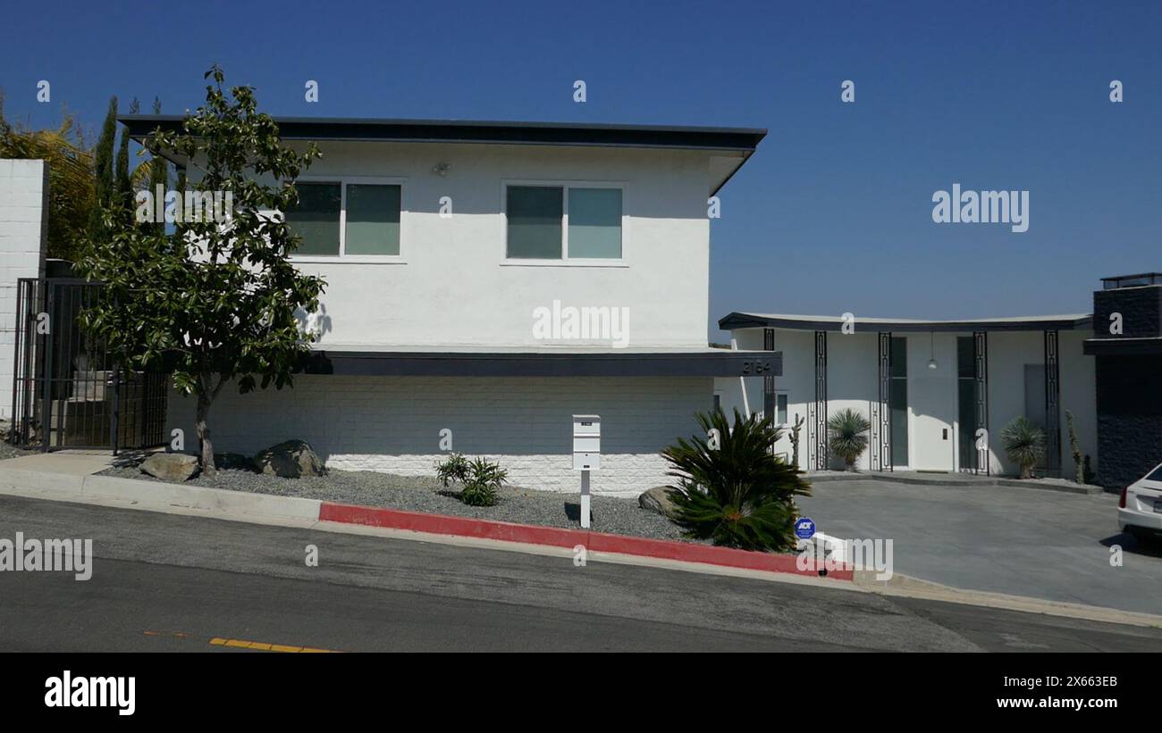 Los Angeles, Kalifornien, USA 12. Mai 2024 Singer Ray Conniff ehemaliges Haus am 2154 Hercules Drive in Mount Olympus am 12. Mai 2024 in Los Angeles, Kalifornien, USA. Foto: Barry King/Alamy Stock Photo Stockfoto