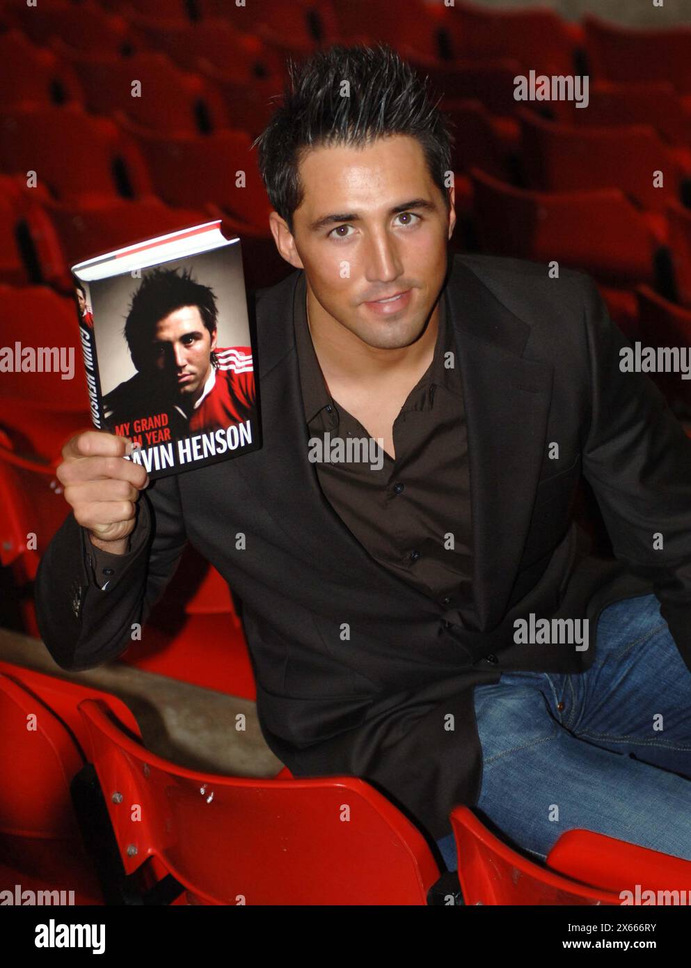 Der walisische Rugbystar Gavin Henson wurde bei der Veröffentlichung seines Buches dargestellt. 24.10.05 Stockfoto