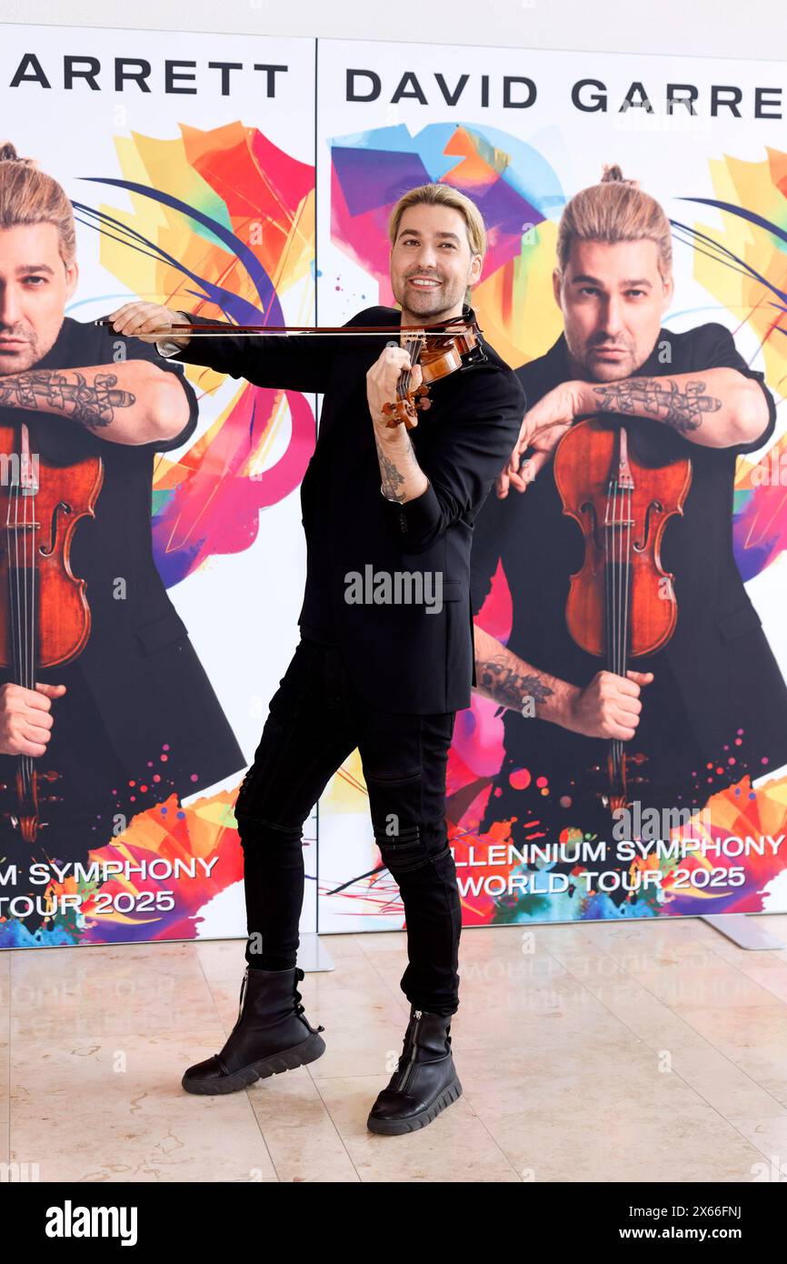 Star-Geiger David Garrett bei der Pressekonferenz zu seinen Plänen zur Millenium Symphony World Tour 2025 in der Flora Köln. Köln, 13.05.2024 NRW Deutschland *** Stargeiger David Garrett bei der Pressekonferenz zu seinen Plänen für die Millennium Symphony World Tour 2025 in der Flora Köln Köln, 13 05 2024 NRW Deutschland Copyright: XChristophxHardtx Stockfoto