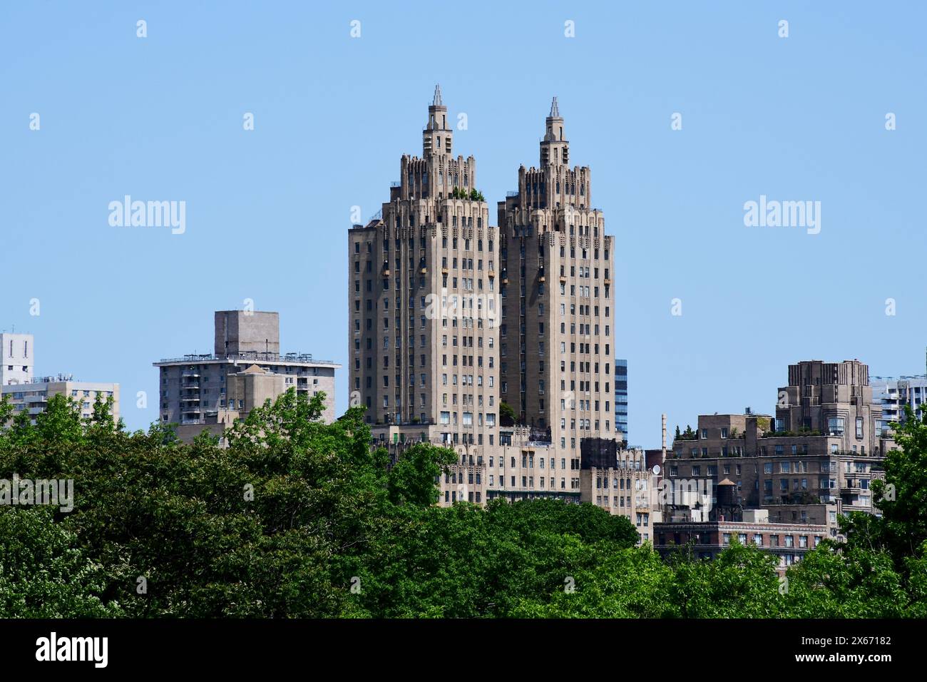 Blick auf Manhattan einschließlich San Remo 145 Central Park West vom Dach, Metropolitan Museum of Art, New York City, USA Stockfoto