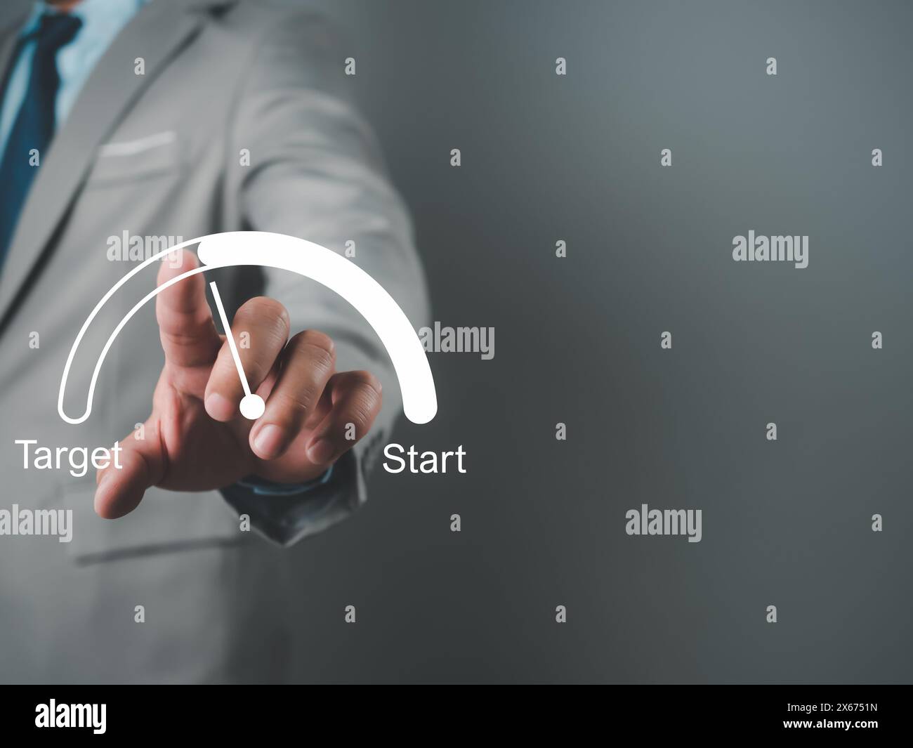 Ein Geschäftsmann, der auf das Ziel zeigt. Geschäftskonzept. Managementkonzept Geschäftsplanungskonzept Stockfoto
