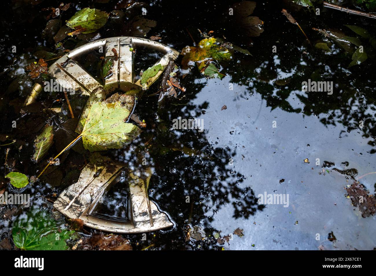 Entsorgte Radkappe Bawdsey Suffolk UK Stockfoto