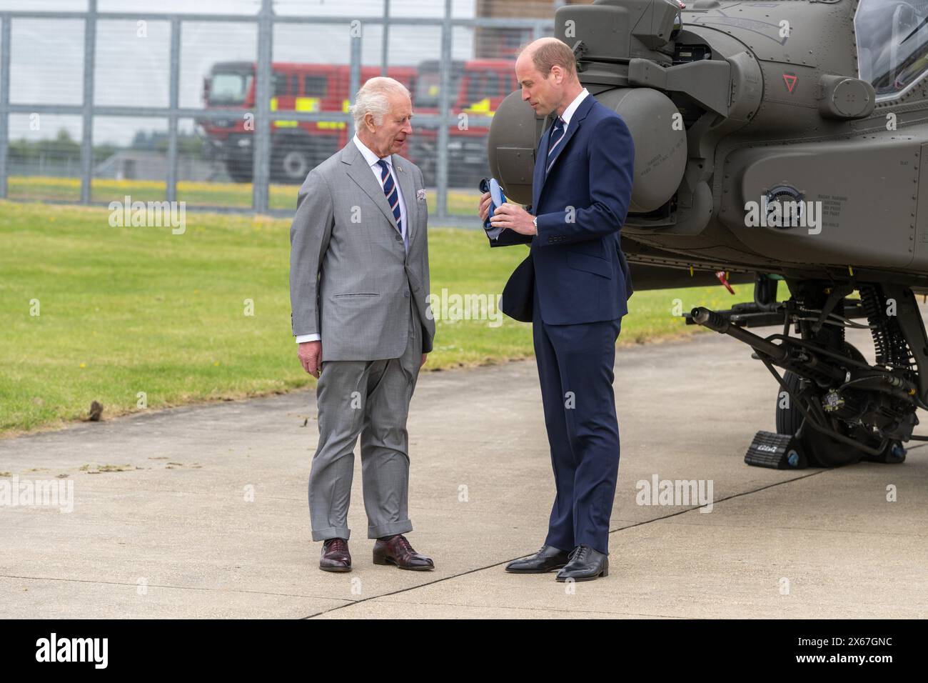 Middle Wallop, Großbritannien, 13. Mai 2024. Seine Majestät König Karl III. Übergab offiziell die Rolle des Oberstefs des Army Air Corps an seine Königliche Hoheit den Prinzen von Wales im Army Aviation Centre in Middle Wallop, Hampshire. Quelle: A.A. Gill/Alamy Live News Stockfoto
