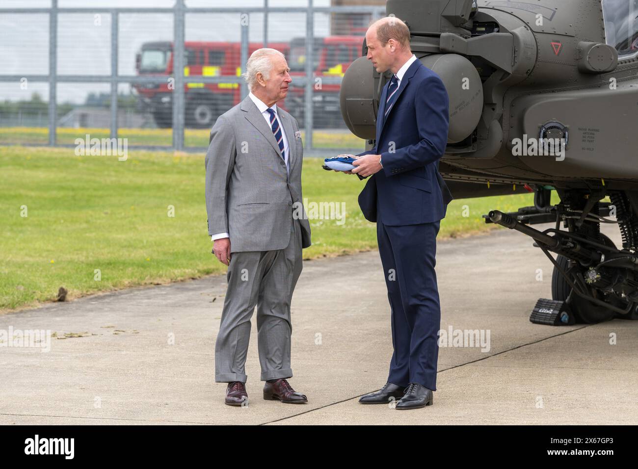 Middle Wallop, Großbritannien, 13. Mai 2024. Seine Majestät König Karl III. Übergab offiziell die Rolle des Oberstefs des Army Air Corps an seine Königliche Hoheit den Prinzen von Wales im Army Aviation Centre in Middle Wallop, Hampshire. Quelle: A.A. Gill/Alamy Live News Stockfoto
