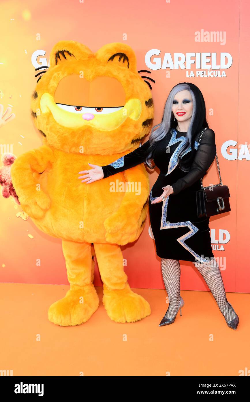 Alaska, spanische Sängerin, nimmt an der Premier Teil und posiert beim Fotoaufruf des Films Garfield, basierend auf der berühmten Katzenfigur von Jim Davis, am 29. April 2024 im Cines Callao, Madrid Spanien. Stockfoto