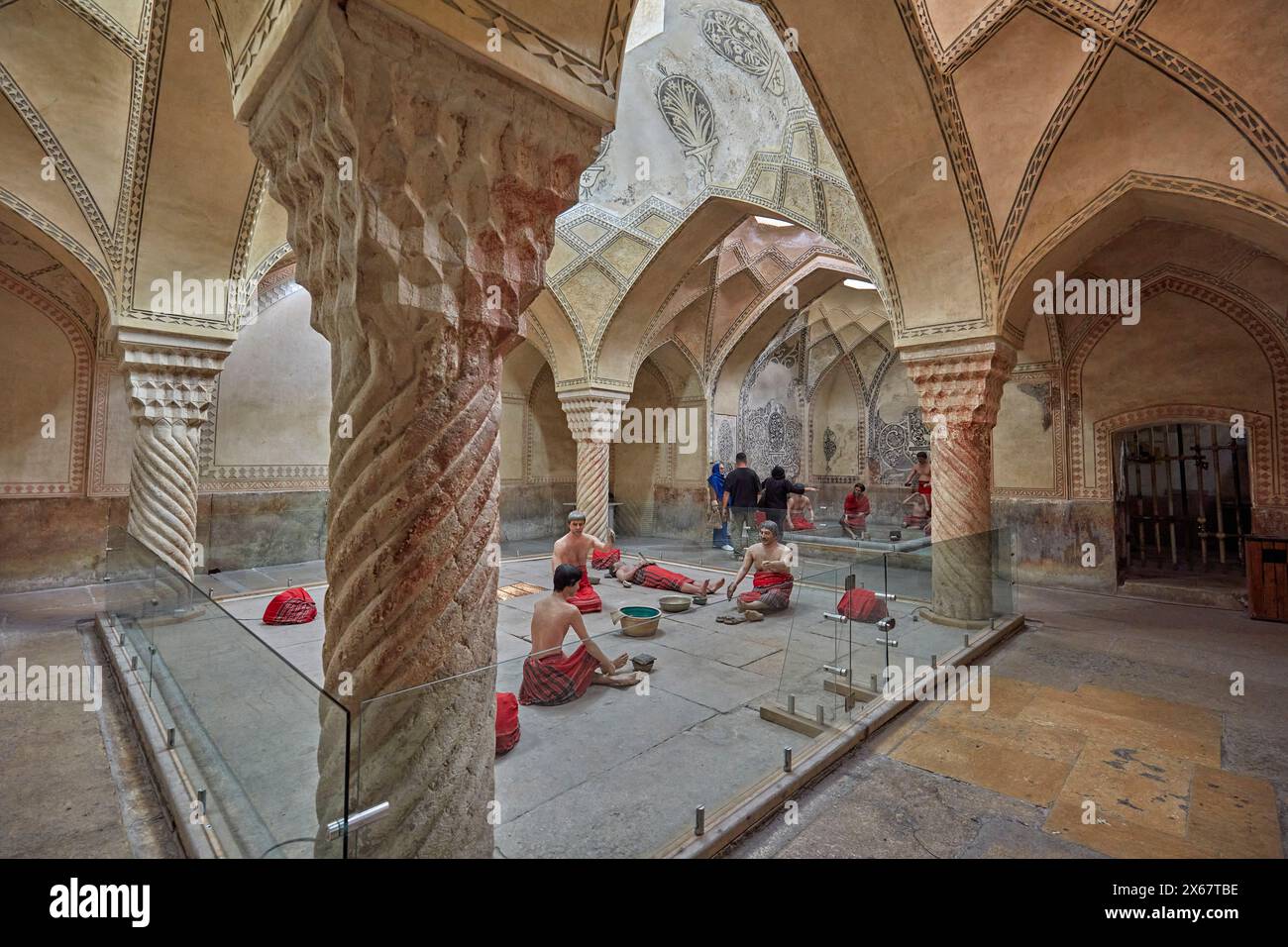 Innenansicht des heißen Zimmers (garmkhaneh) im Vakil Bathhouse, traditionelles persisches öffentliches Badehaus aus dem 18. Jahrhundert. Shiraz, Iran. Stockfoto