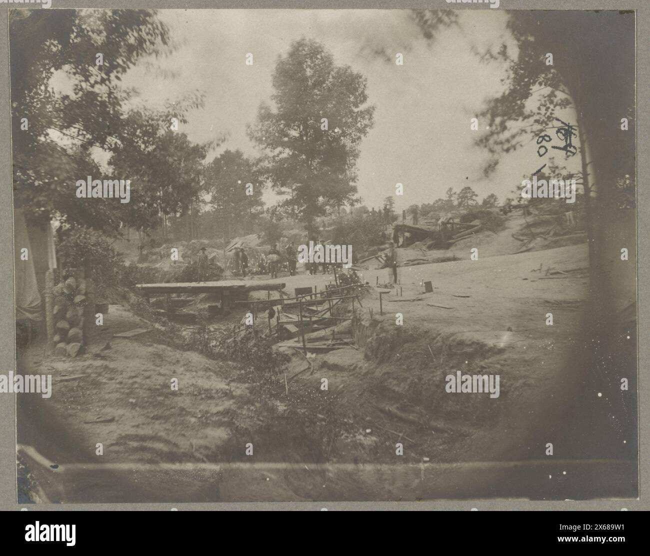 Bombensichere Quartiere auf den Linien vor Petersburg, Va. Aug. 1864 , Ansicht der bombensicheren Werke, besetzt von US-farbigen Truppen vor Petersburg, 7. August 1864, Bürgerkriegsfotos 1861-1865 Stockfoto