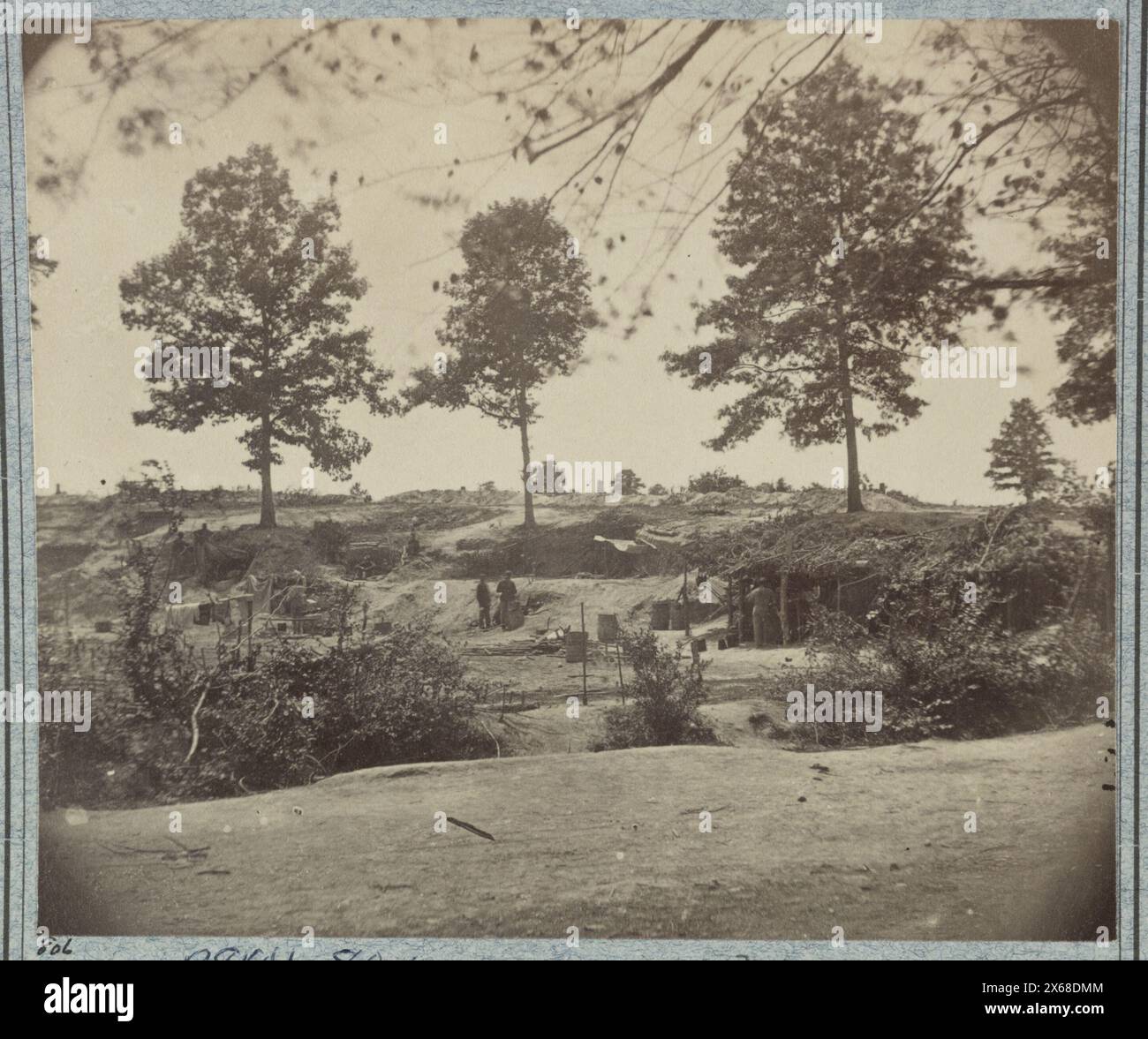 Bombensichere Küche und Zelte an der Front vor Petersburg, 10. August 1864, Bürgerkriegsfotos 1861-1865 Stockfoto