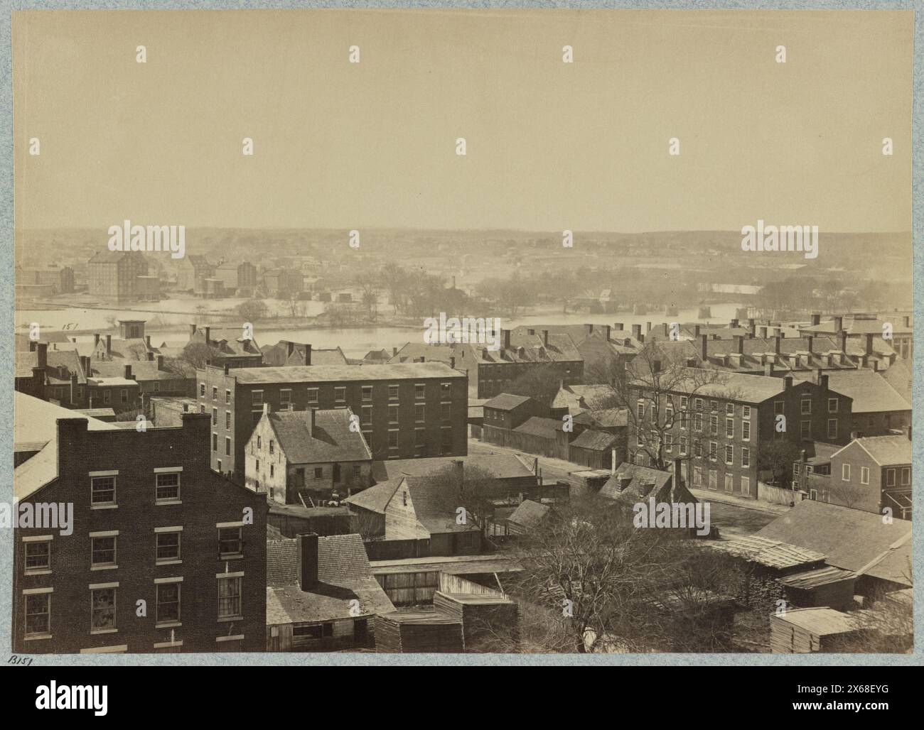 Blick auf den James River und einen Teil der Stadt Richmond mit Blick westlich vom Libby Hill, Bürgerkriegsfotos 1861-1865 Stockfoto