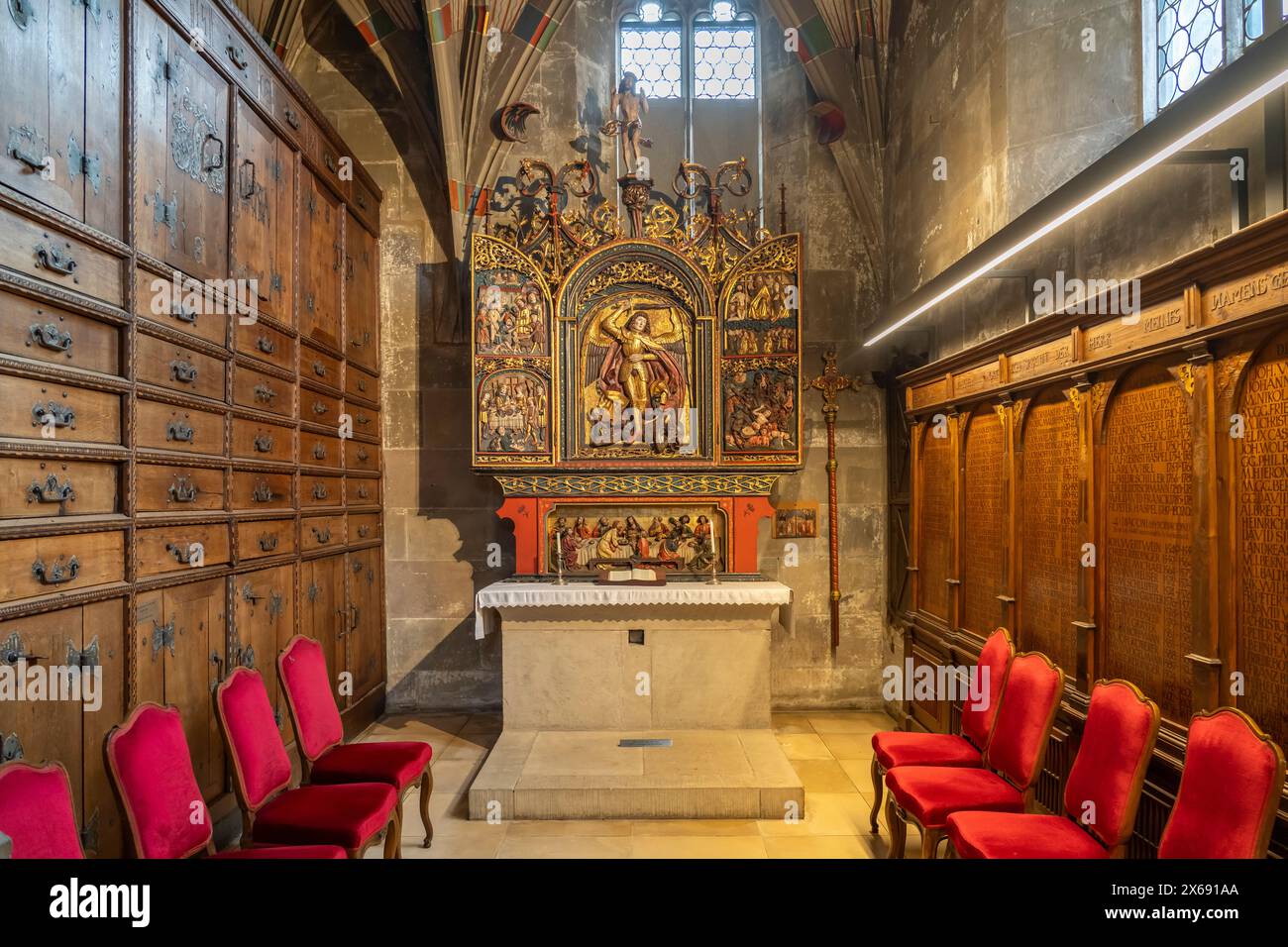 Michaelis Altar in der Sakristei der Evangelischen Pfarrkirche St. Michael, Schwäbisch Hall, Baden-Württemberg Stockfoto