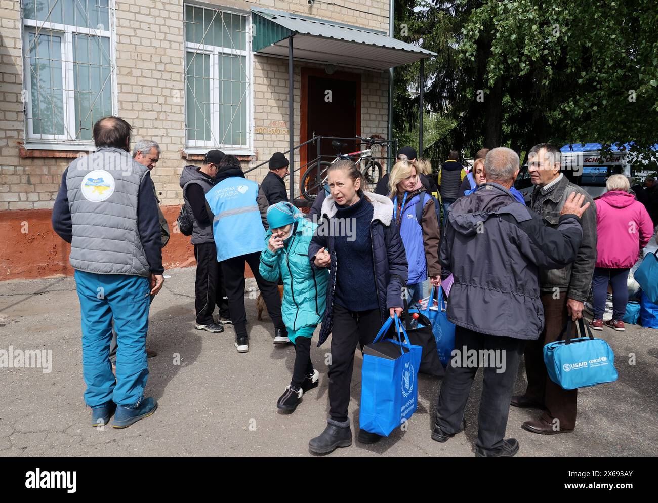 CHARKIW, UKRAINE - 13. MAI 2024 - Menschen aus der Region Charkiw wohnen in einem Evakuierungszentrum in Charkiw, Nordostukraine. Stockfoto