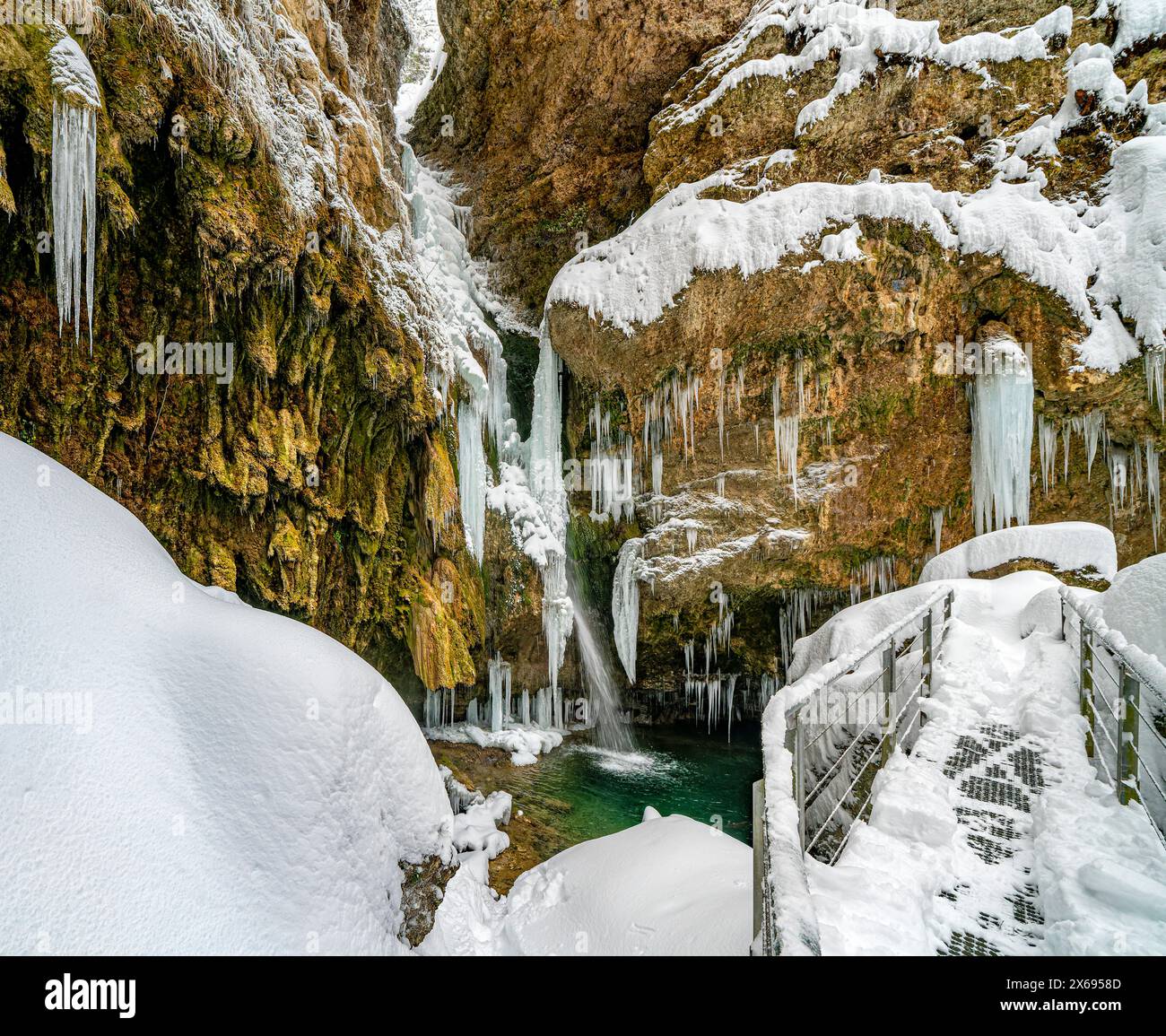 Sonthofen - Hinang, der 12 m hohe Hinang-Wasserfall ist ein Geotope südlich von Sonthofen im Landkreis Oberallgäu Stockfoto