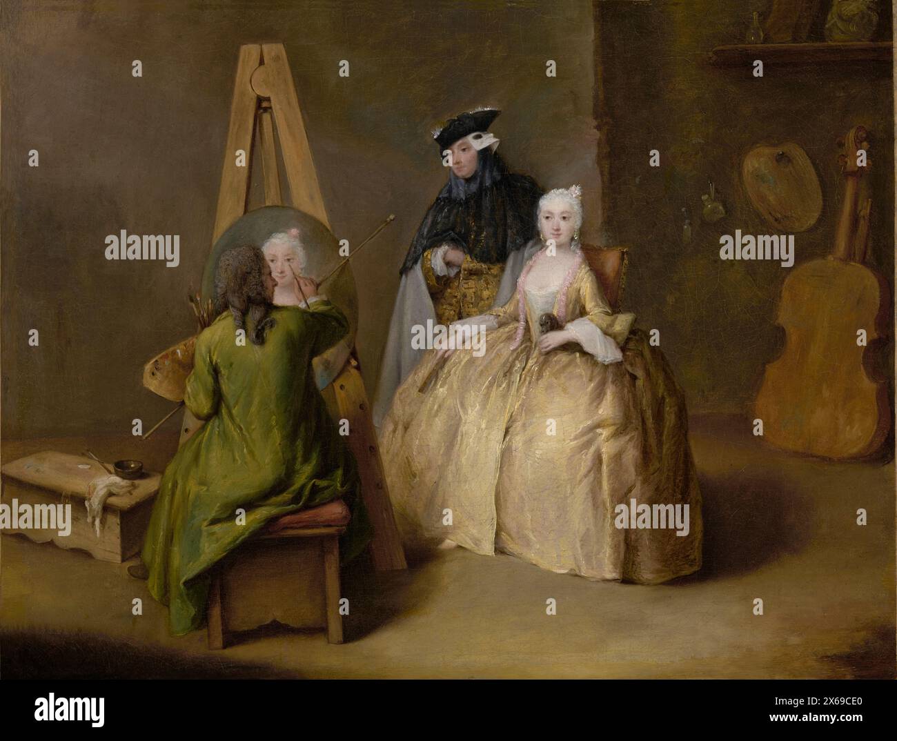 Gemälde des Malers in seinem Atelier des italienischen Malers Pietro Longhi Öl auf Leinwand Kunstwerk Vintage-Meisterwerk, eine intime Genreszene, die den Prozess eines Porträts darstellt, das im Haus einer venezianischen Adligen sitzt und den Künstler, eine modische Frau, eine kostümierte Escort und einen Lapdog zeigt. 1744 Bild aus dem 18. Jahrhundert Stockfoto