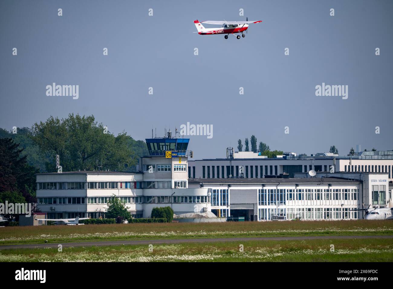 Flugplatz Mülheim-Essen, kommerzieller Flugplatz im Süden von Essen und im Osten von Mülheim an der Ruhr, für Freizeit- und Geschäftsluftfahrt, Hauptsitz Stockfoto