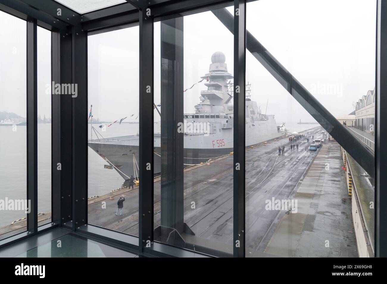 Italienisch ITS Luigi Rizzo F595 eine Fregatte der Carlo Bergamini-Klasse im Hafen von Gdynia, Polen © Wojciech Strozyk / Alamy Stock Photo Stockfoto