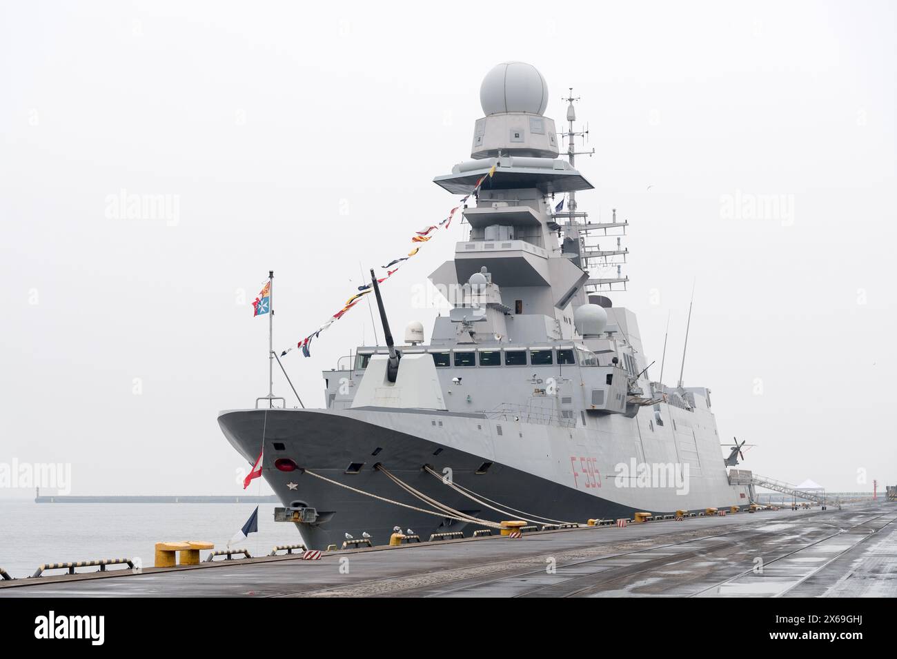 Italienisch ITS Luigi Rizzo F595 eine Fregatte der Carlo Bergamini-Klasse im Hafen von Gdynia, Polen © Wojciech Strozyk / Alamy Stock Photo Stockfoto