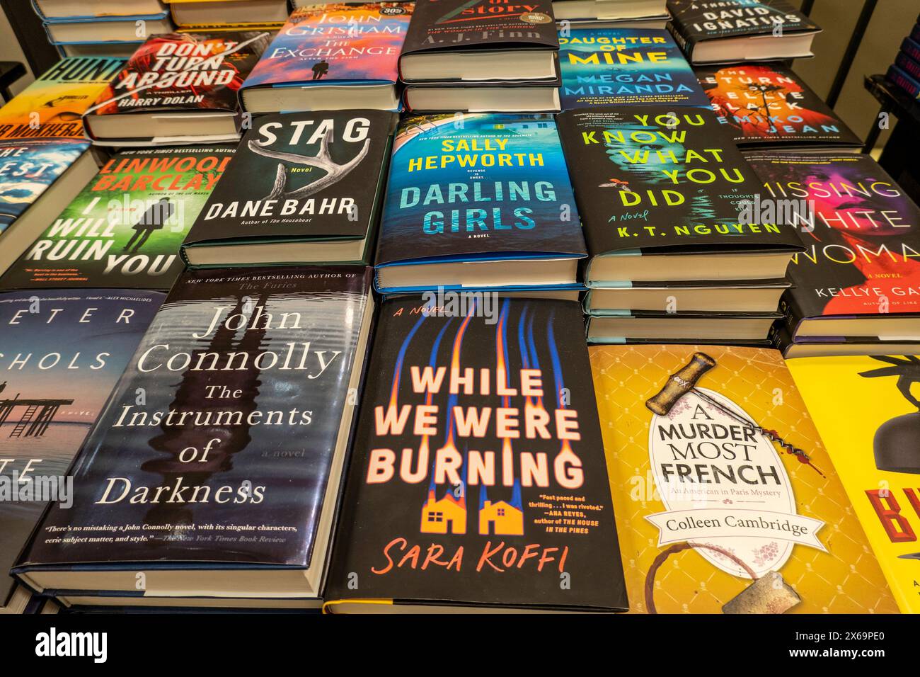 Barnes & Noble Booksellers auf der Fifth Avenue in New York City bietet eine große Auswahl an Büchern, Zeitschriften, Musik und Spielen. USA 2024 Stockfoto