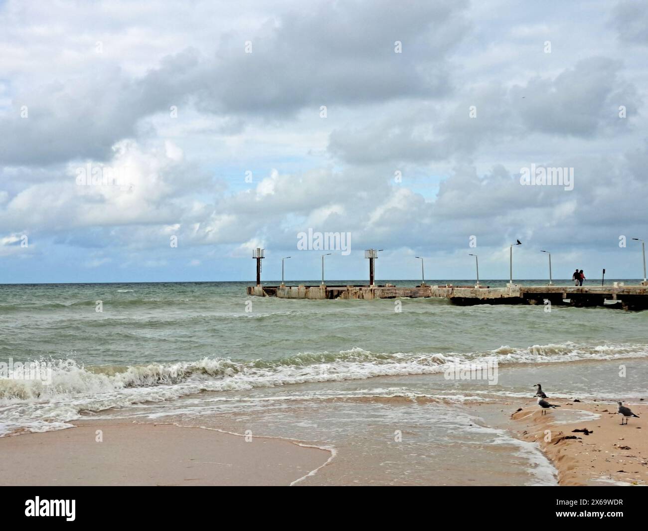 Sisal, Yucatan, Mexiko - 20. November 2022: Magic Town, Fischerhafen mit historischem, kulturellem und natürlichem Erbe für Strandtourismus und Entspannung Stockfoto