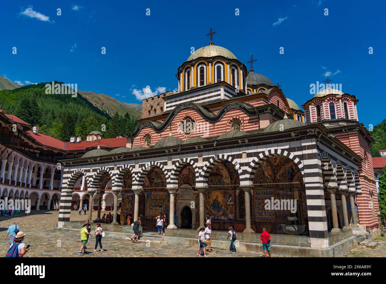 Das Rila-Kloster ist das größte östlich-orthodoxe Kloster im Rila-Gebirge, Bulgarien Stockfoto