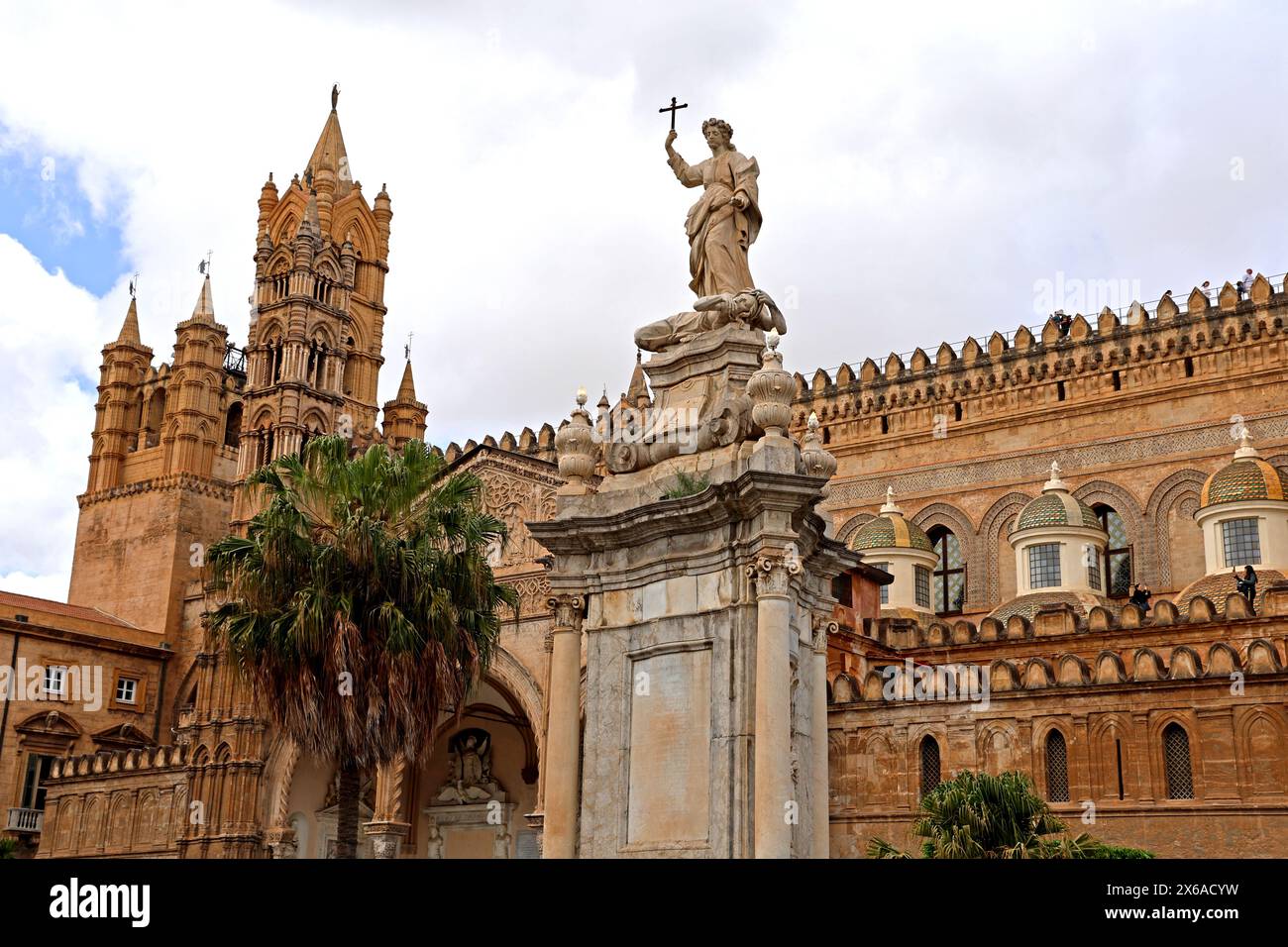 Außenansicht der Kathedrale von Palermo in Sizilien Italien Stockfoto