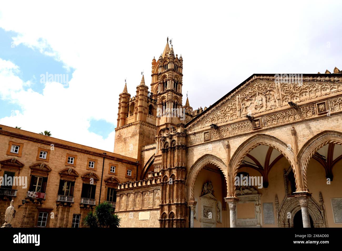 Außenansicht der Kathedrale von Palermo in Sizilien Italien Stockfoto