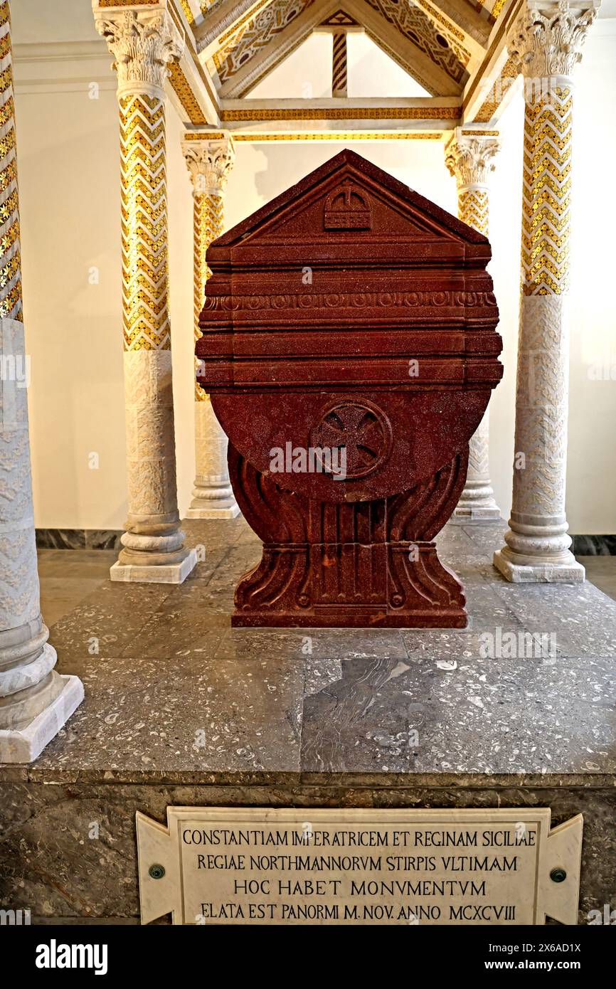 Grab in der Kathedrale von Palermo in Sizilien Italien Stockfoto