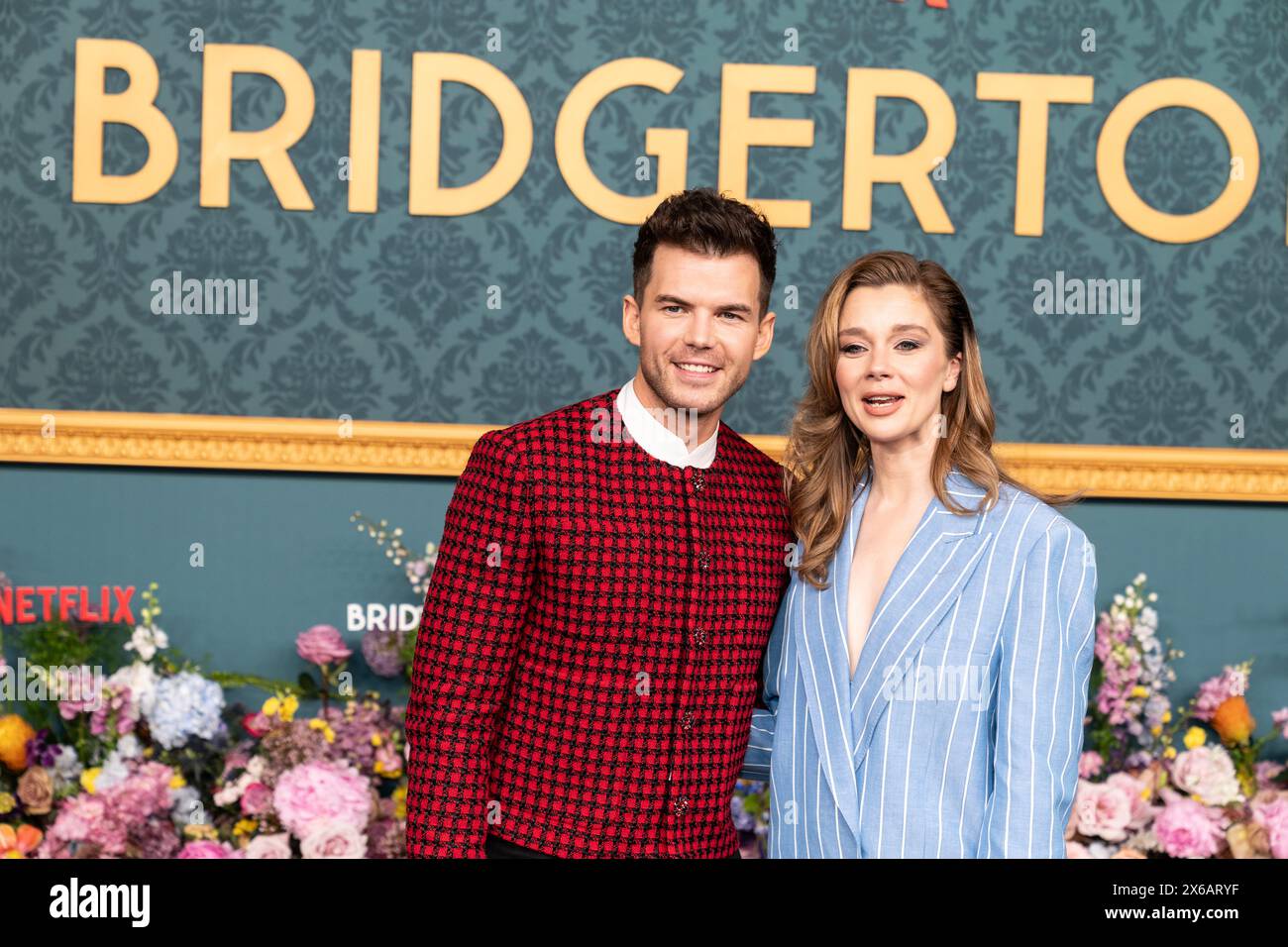 Luke Newton und Claudia Jessie nehmen am 13. Mai 2024 an der Premiere von Netflix Bridgerton in der Alice Tully Hall in New York Teil Stockfoto