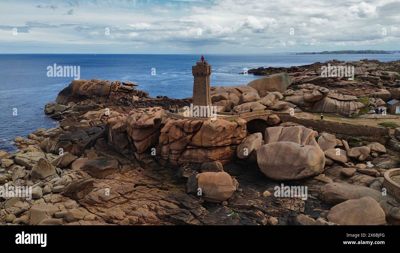Drohnenfoto bedeutet Ruz Leuchtturm Frankreich Europa Stockfoto