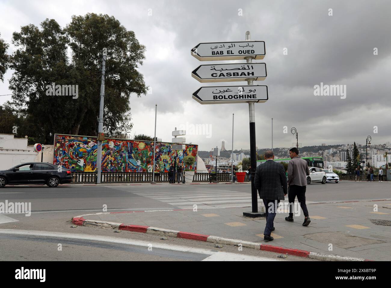 Straßenschilder in Algier Stockfoto