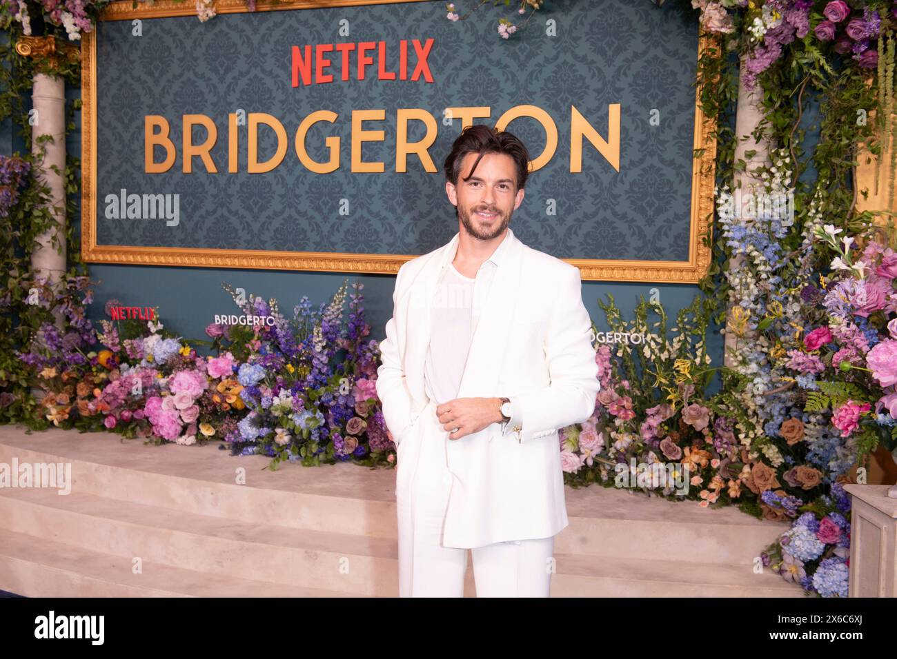 New York, New York, USA. Mai 2024. (NEU) Netflix's „Bridgerton“-Weltpremiere in der dritten Staffel. 13. Mai 2024, New York, New York, USA: Jonathan Bailey nimmt am 13. Mai 2024 in New York City an Netflix's ''Bridgerton''-Weltpremiere in NYC Teil. (Foto: M10s/TheNews2) (Foto: M10s/Thenews2/Zumapress) (Bild: © Ron Adar/TheNEWS2 Via ZUMA Press Wire) NUR ZUR REDAKTIONELLEN VERWENDUNG! Nicht für kommerzielle ZWECKE! Stockfoto