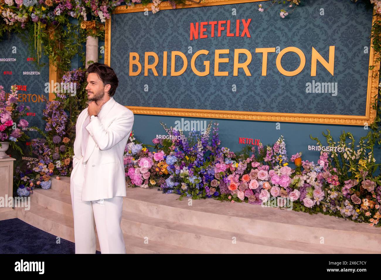 New York, New York, USA. Mai 2024. (NEU) Netflix's „Bridgerton“-Weltpremiere in der dritten Staffel. 13. Mai 2024, New York, New York, USA: Jonathan Bailey nimmt am 13. Mai 2024 in New York City an Netflix's ''Bridgerton''-Weltpremiere in NYC Teil. (Foto: M10s/TheNews2) (Foto: M10s/Thenews2/Zumapress) (Bild: © Ron Adar/TheNEWS2 Via ZUMA Press Wire) NUR ZUR REDAKTIONELLEN VERWENDUNG! Nicht für kommerzielle ZWECKE! Stockfoto