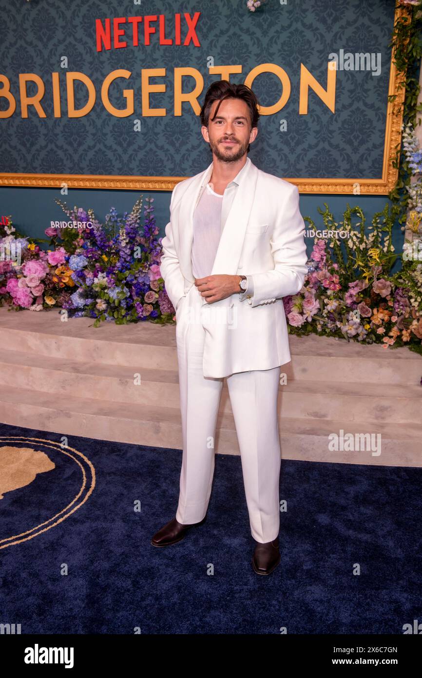 New York, New York, USA. Mai 2024. (NEU) Netflix's „Bridgerton“-Weltpremiere in der dritten Staffel. 13. Mai 2024, New York, New York, USA: Jonathan Bailey nimmt am 13. Mai 2024 in New York City an Netflix's ''Bridgerton''-Weltpremiere in NYC Teil. (Foto: M10s/TheNews2) (Foto: M10s/Thenews2/Zumapress) (Bild: © Ron Adar/TheNEWS2 Via ZUMA Press Wire) NUR ZUR REDAKTIONELLEN VERWENDUNG! Nicht für kommerzielle ZWECKE! Stockfoto