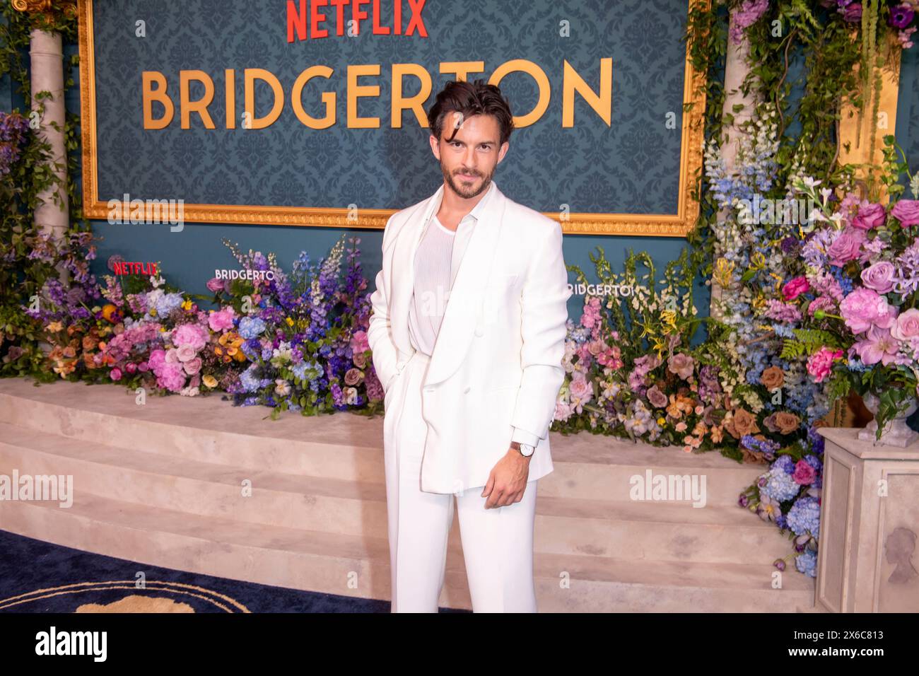 New York, New York, USA. Mai 2024. (NEU) Netflix's „Bridgerton“-Weltpremiere in der dritten Staffel. 13. Mai 2024, New York, New York, USA: Jonathan Bailey nimmt am 13. Mai 2024 in New York City an Netflix's ''Bridgerton''-Weltpremiere in NYC Teil. (Foto: M10s/TheNews2) (Foto: M10s/Thenews2/Zumapress) (Bild: © Ron Adar/TheNEWS2 Via ZUMA Press Wire) NUR ZUR REDAKTIONELLEN VERWENDUNG! Nicht für kommerzielle ZWECKE! Stockfoto