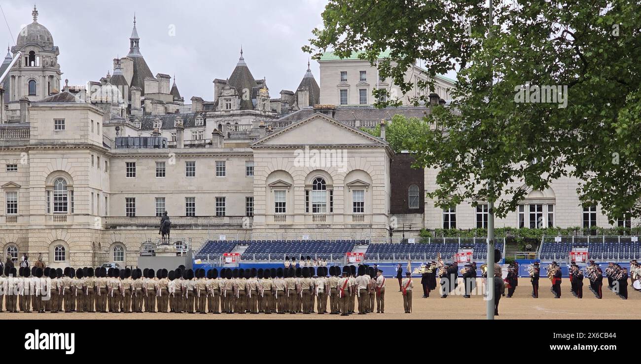 London, Vereinigtes Königreich. Mai 2024. Die Proben für die Truppe der Farbe finden bei der Horse Guards Parade statt. Truppe die Farbenzeremonie findet am 15. Juni von Regimentern der Haushaltsabteilung statt, um den offiziellen Geburtstag des Königs zu feiern. Quelle: Uwe Deffner/Alamy Live News Stockfoto